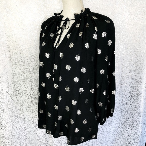 NWT HARVE BENARD Black & Silver Metallic Roses Tie Collar Blouse M - Picture 4 of 13